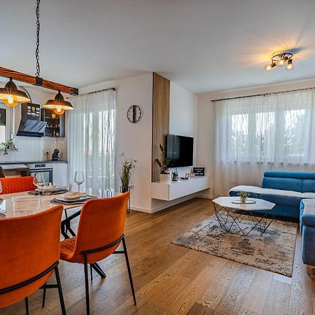Korina Apartment - Free Private Parking ザダル エクステリア 写真
