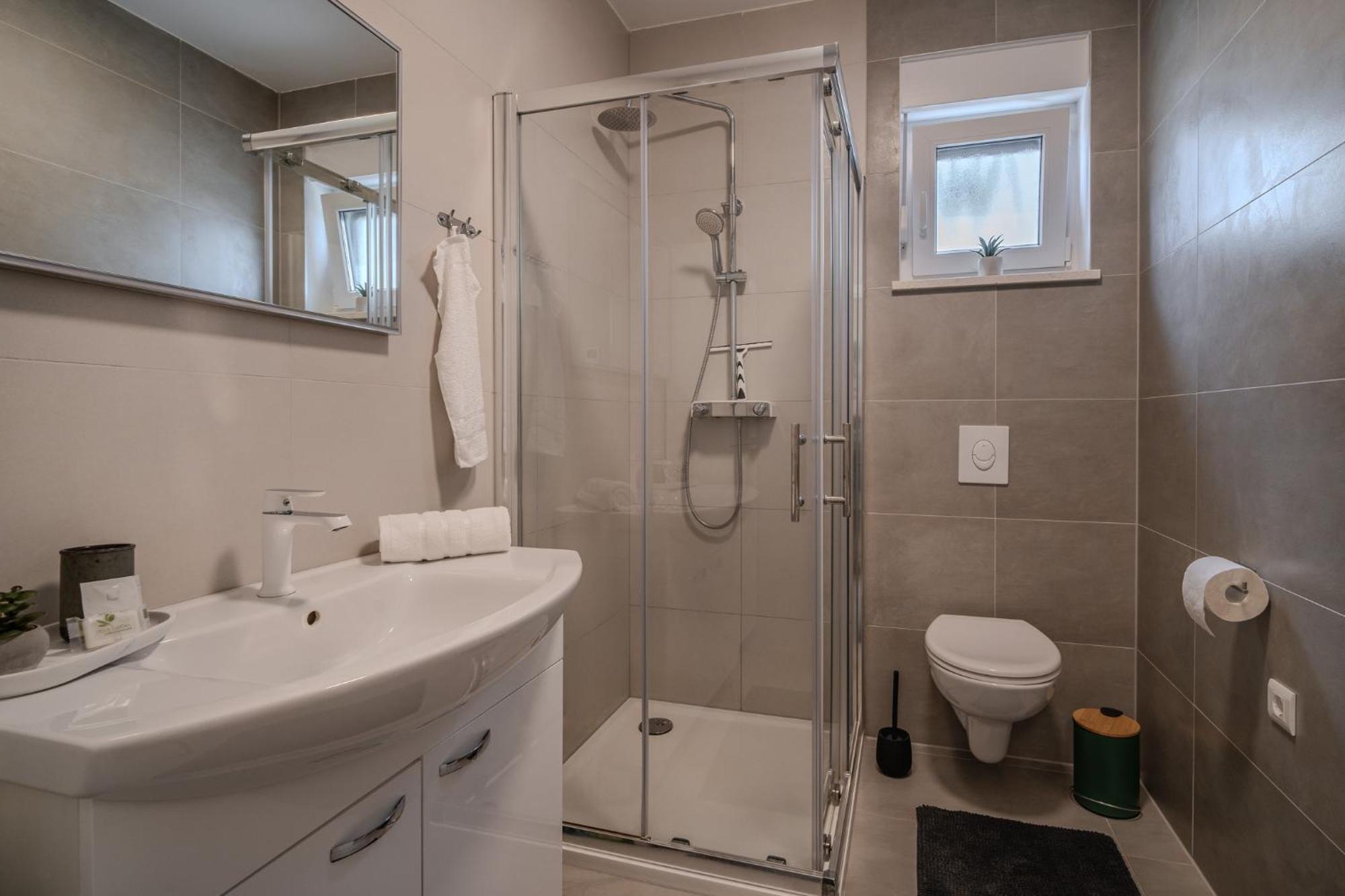 Korina Apartment - Free Private Parking ザダル エクステリア 写真
